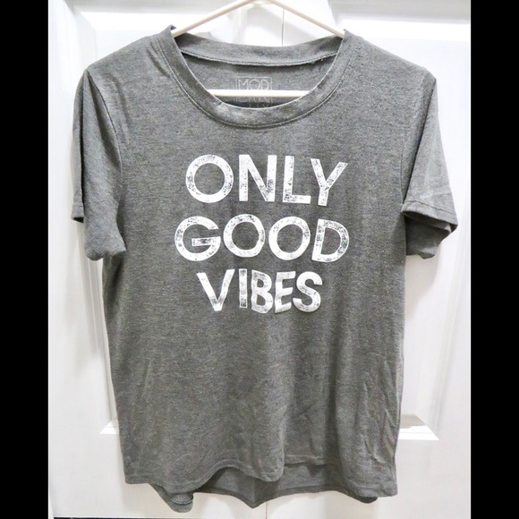 Only Good Vibes tshirt - Picture 2 of 3